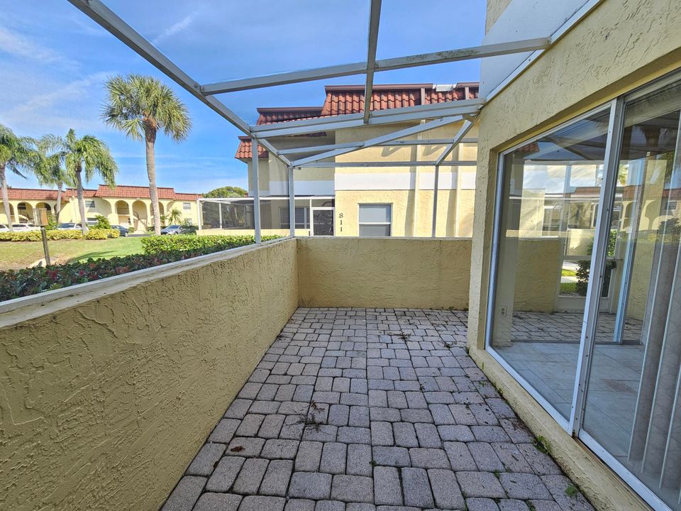 На продажу: $290,700 (2 спален, 2 ванн, 1240 Квадратных фут)