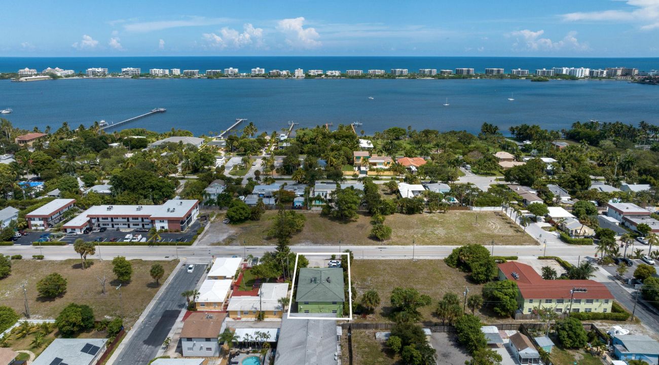 For Rent: $2,400 (2 beds, 2 baths, 1031 Square Feet)