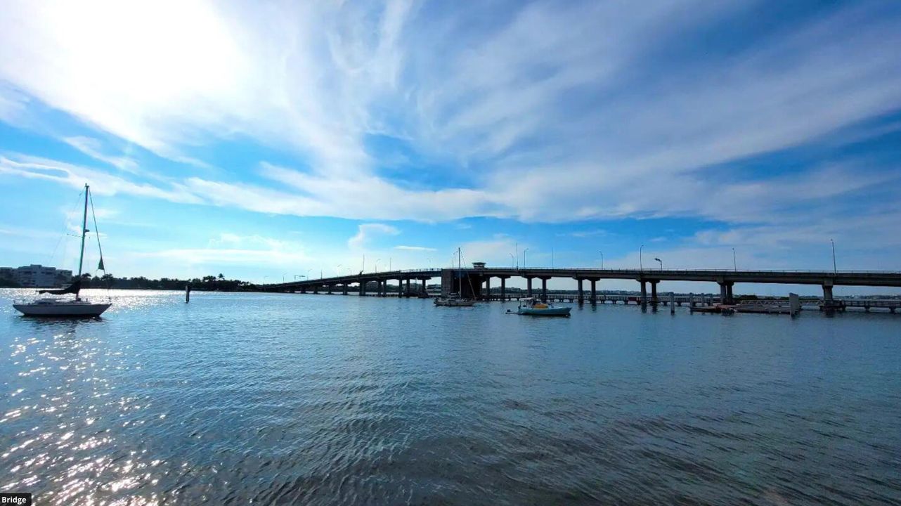 For Rent: $2,400 (2 beds, 2 baths, 1031 Square Feet)