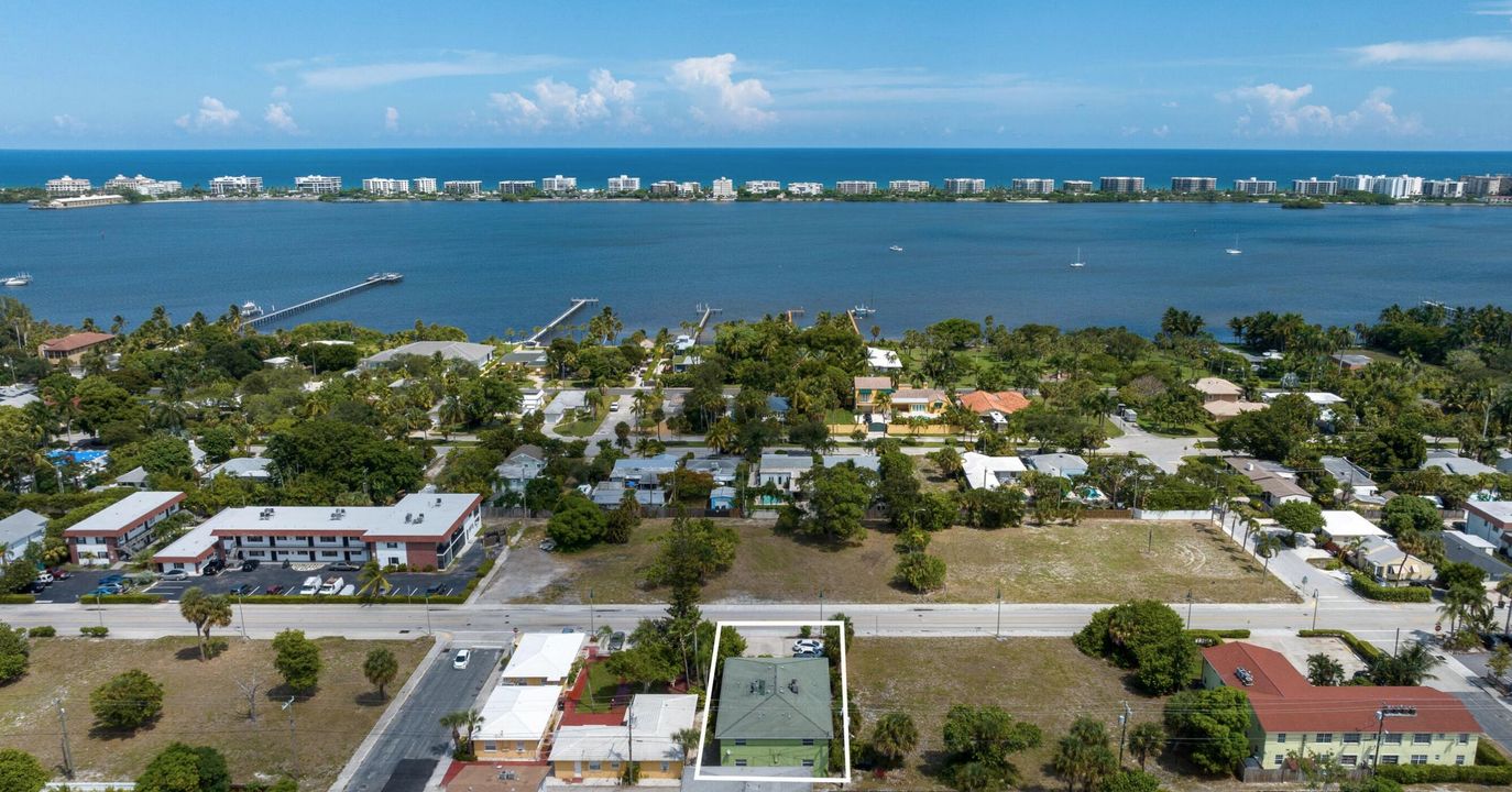 For Rent: $2,400 (2 beds, 2 baths, 1031 Square Feet)