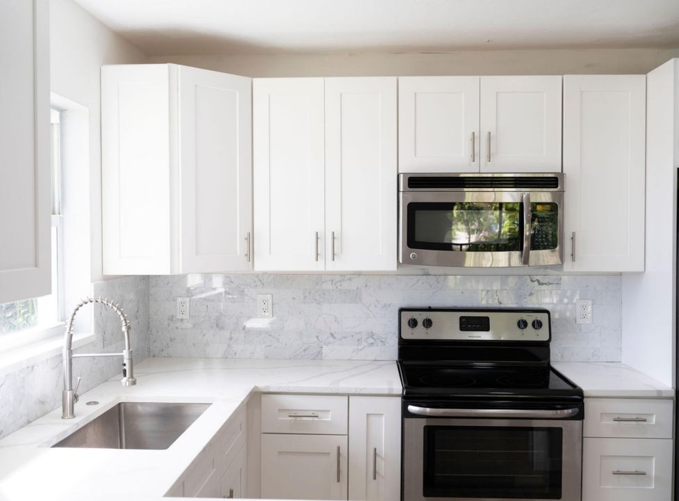 For Rent: $2,400 (2 beds, 2 baths, 1031 Square Feet)