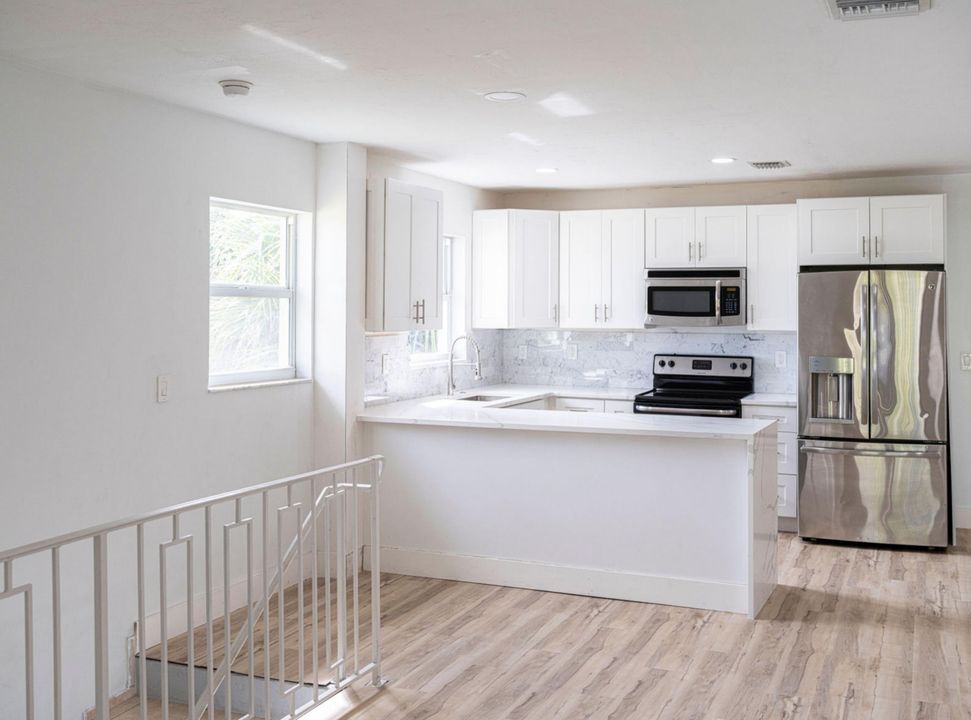 For Rent: $2,400 (2 beds, 2 baths, 1031 Square Feet)