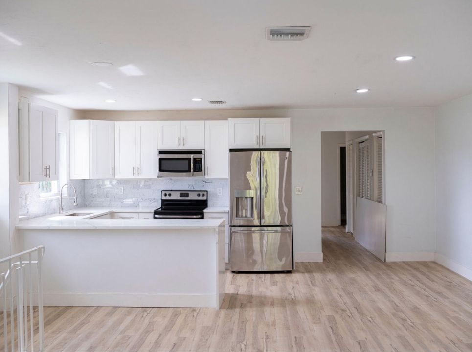 For Rent: $2,400 (2 beds, 2 baths, 1031 Square Feet)