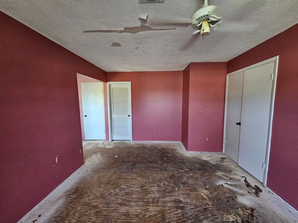 На продажу: $290,700 (2 спален, 2 ванн, 1240 Квадратных фут)