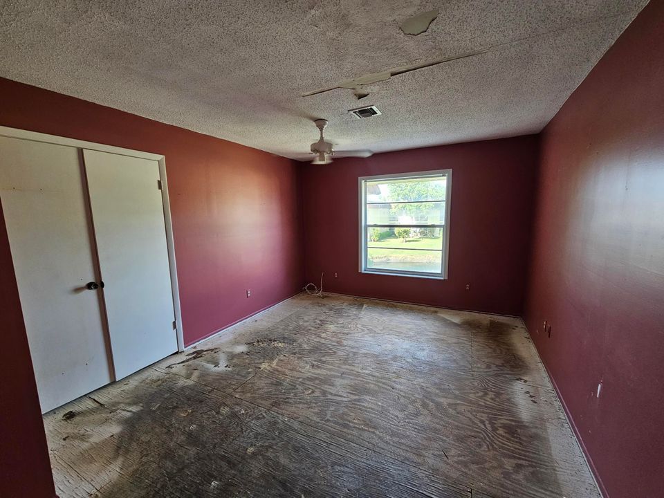 На продажу: $290,700 (2 спален, 2 ванн, 1240 Квадратных фут)