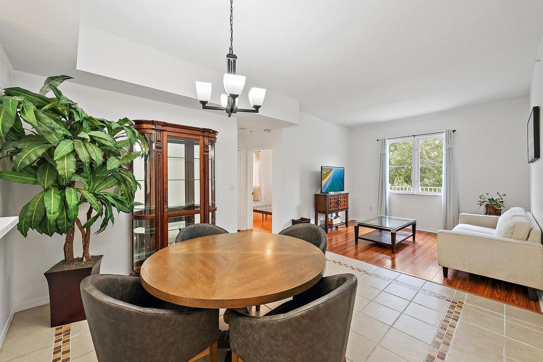 En Venta: $369,000 (2 camas, 2 baños, 1008 Pies cuadrados)