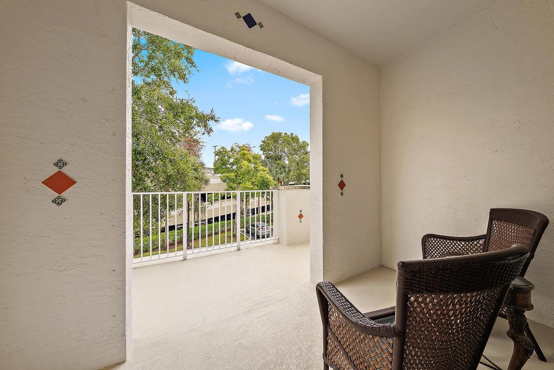 En Venta: $369,000 (2 camas, 2 baños, 1008 Pies cuadrados)