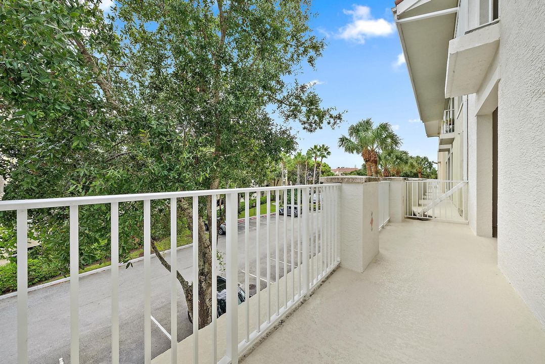 En Venta: $369,000 (2 camas, 2 baños, 1008 Pies cuadrados)