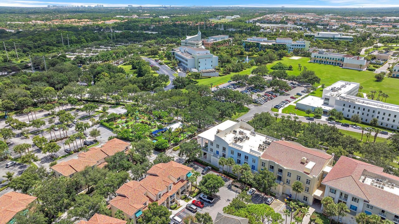 En Venta: $369,000 (2 camas, 2 baños, 1008 Pies cuadrados)