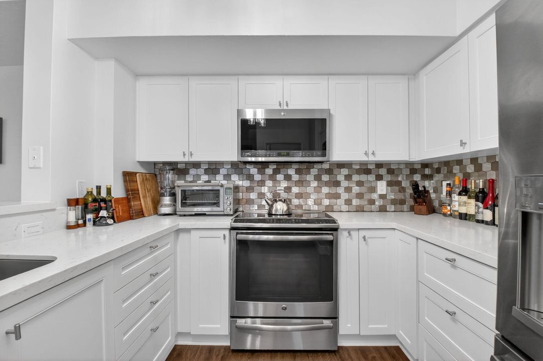 待售: $625,000 (2 贝兹, 2 浴室, 1073 平方英尺)