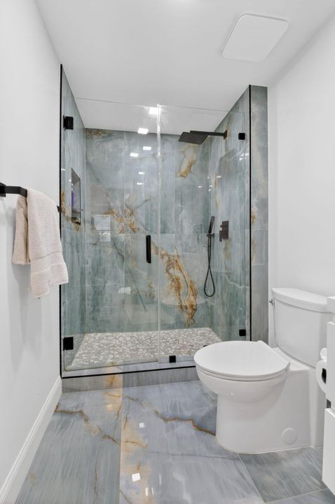 待售: $625,000 (2 贝兹, 2 浴室, 1073 平方英尺)