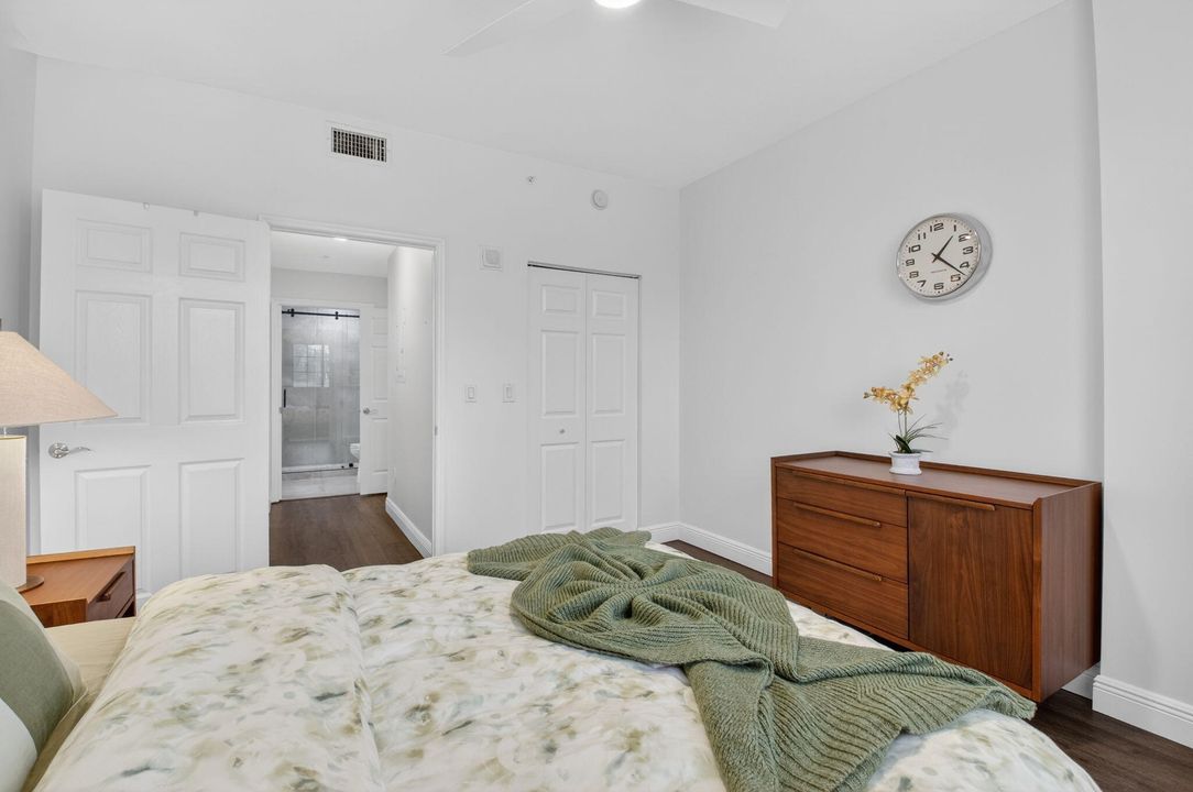 待售: $625,000 (2 贝兹, 2 浴室, 1073 平方英尺)