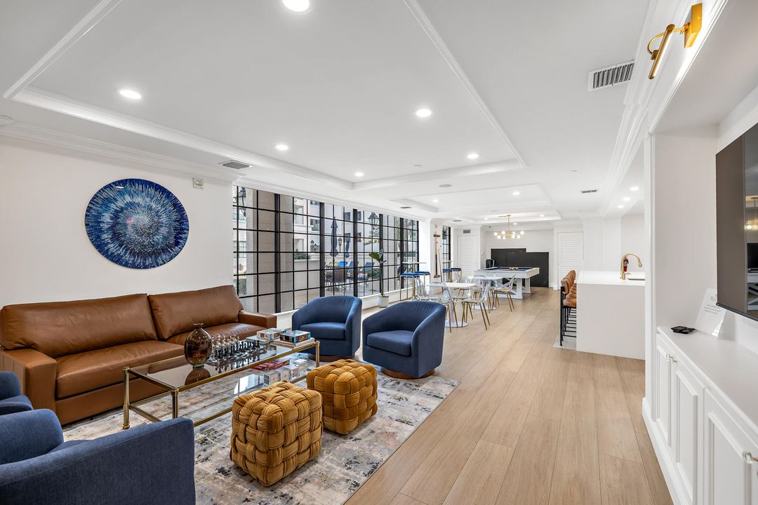 待售: $625,000 (2 贝兹, 2 浴室, 1073 平方英尺)