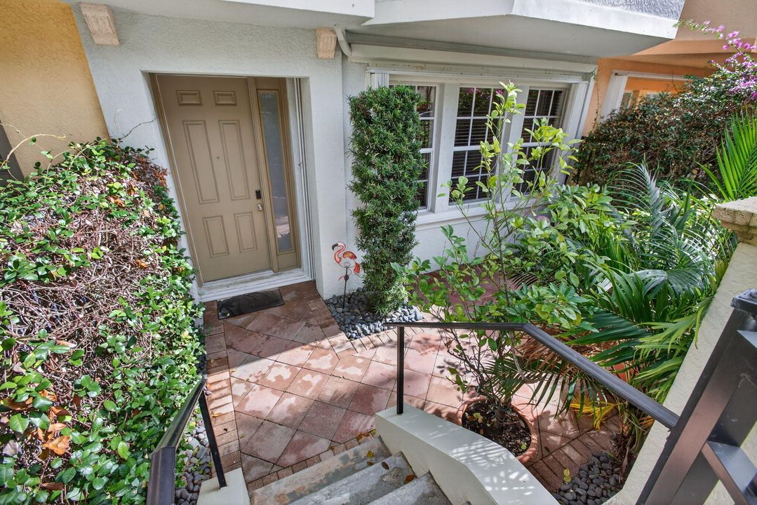 En Venta: $545,000 (2 camas, 3 baños, 2096 Pies cuadrados)