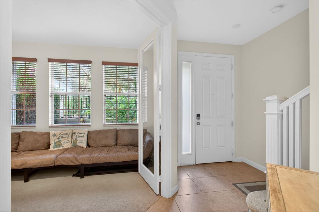 En Venta: $545,000 (2 camas, 3 baños, 2096 Pies cuadrados)