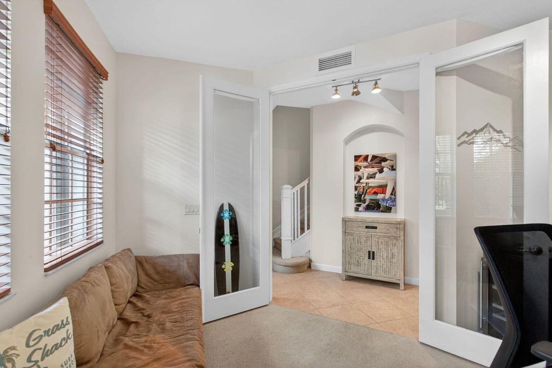 En Venta: $545,000 (2 camas, 3 baños, 2096 Pies cuadrados)