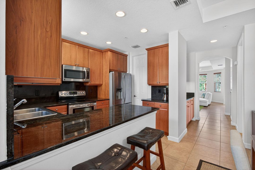 En Venta: $545,000 (2 camas, 3 baños, 2096 Pies cuadrados)