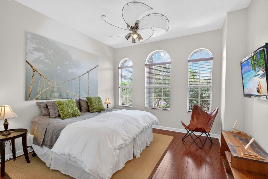 En Venta: $545,000 (2 camas, 3 baños, 2096 Pies cuadrados)