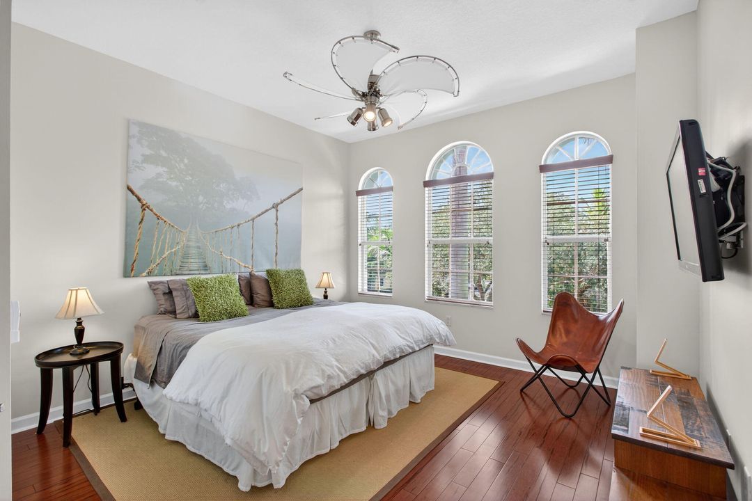 En Venta: $545,000 (2 camas, 3 baños, 2096 Pies cuadrados)