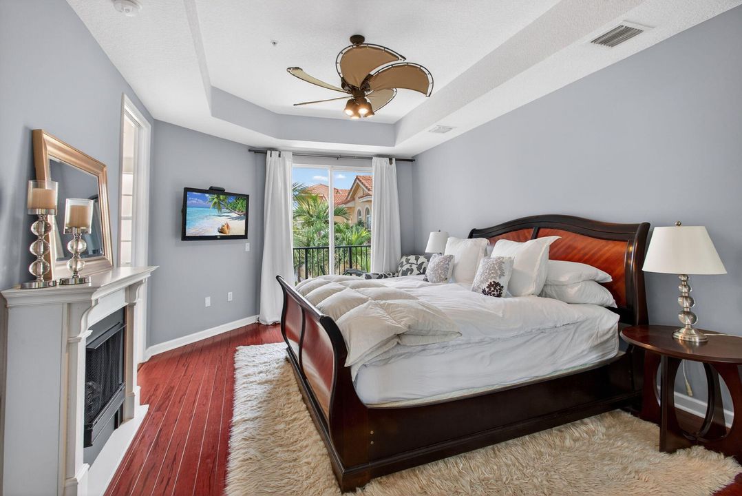 En Venta: $545,000 (2 camas, 3 baños, 2096 Pies cuadrados)