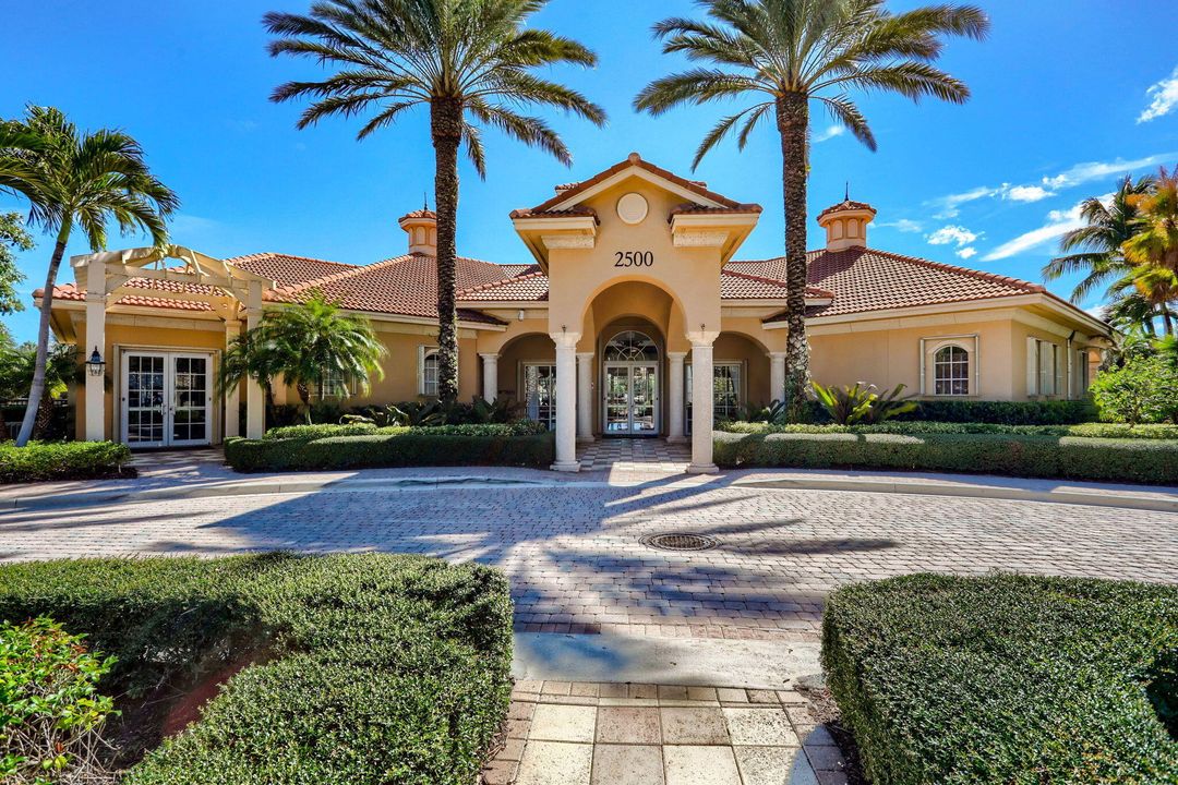 En Venta: $545,000 (2 camas, 3 baños, 2096 Pies cuadrados)