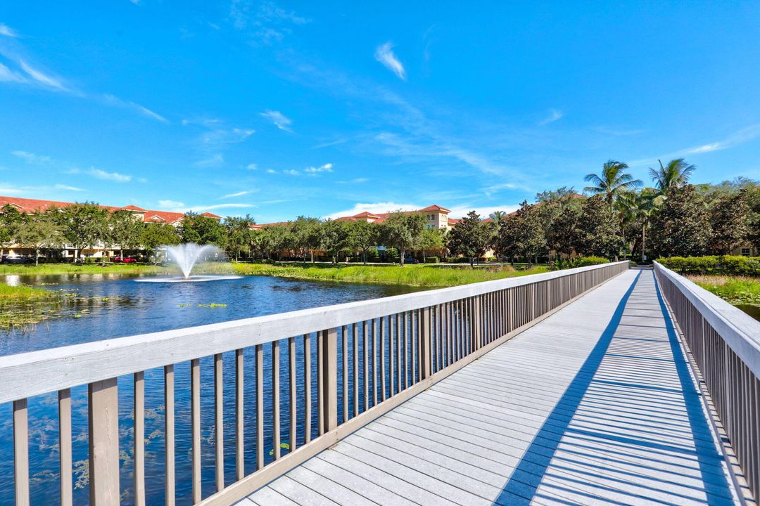 En Venta: $545,000 (2 camas, 3 baños, 2096 Pies cuadrados)