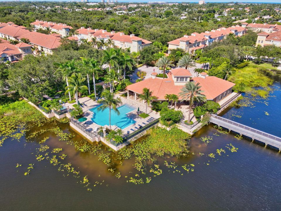 En Venta: $545,000 (2 camas, 3 baños, 2096 Pies cuadrados)