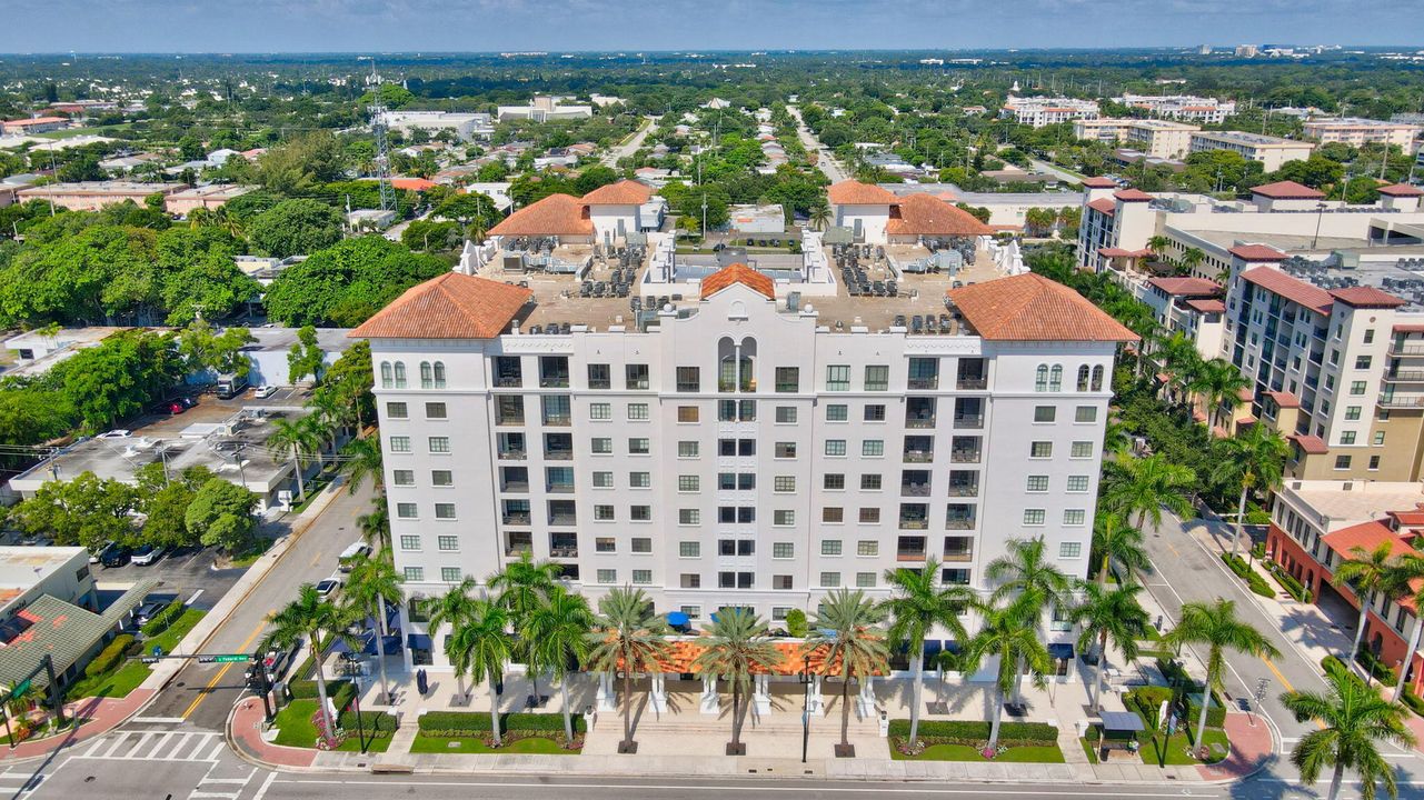 待售: $625,000 (2 贝兹, 2 浴室, 1073 平方英尺)