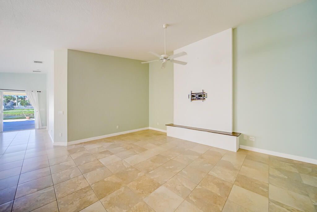 For Sale: $494,500 (2 beds, 2 baths, 1526 Square Feet)