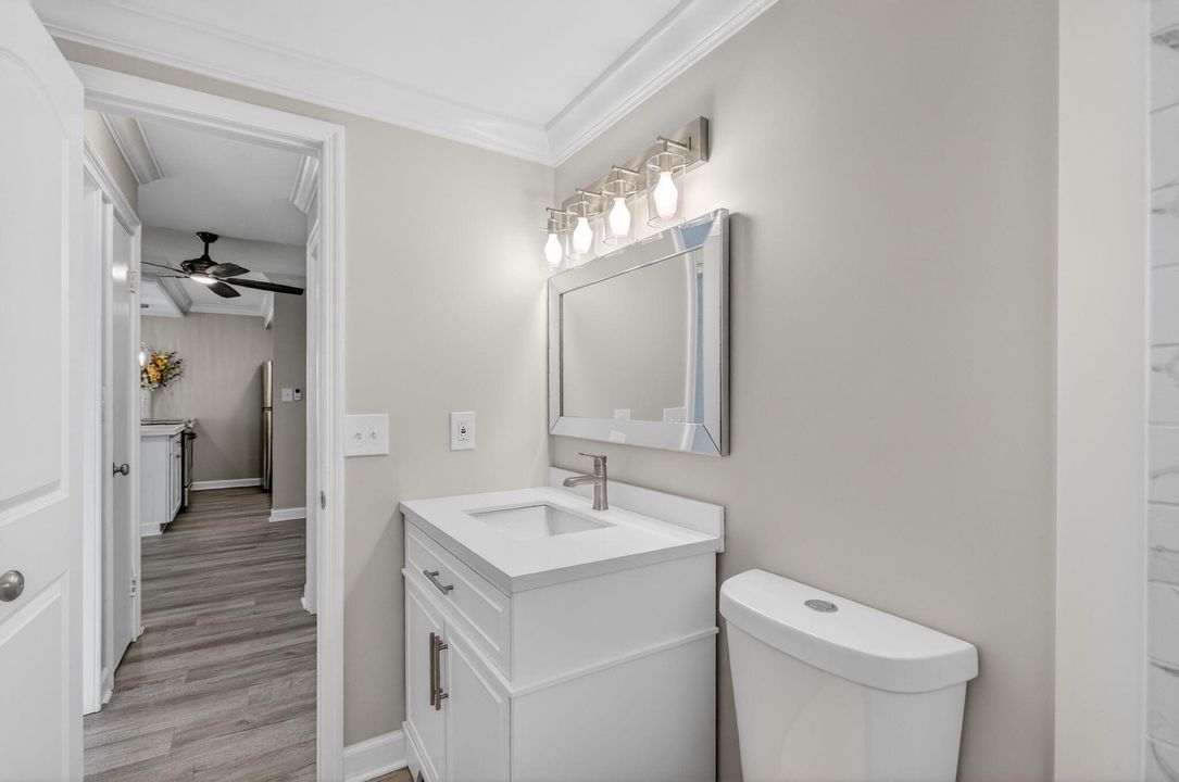 For Sale: $329,000 (1 beds, 1 baths, 620 Square Feet)