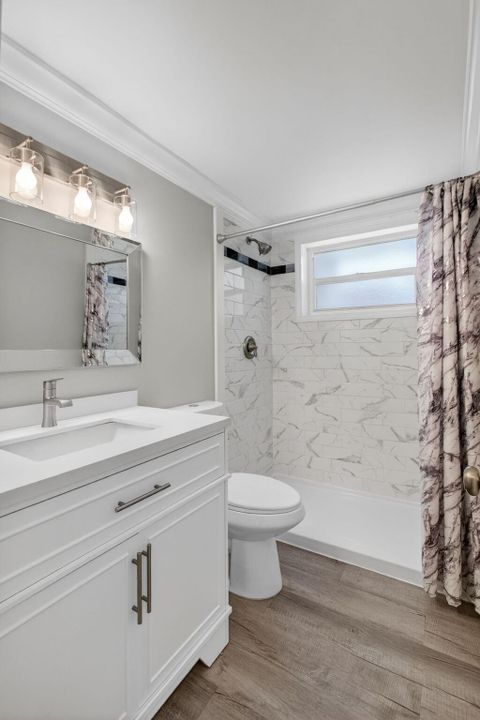 For Sale: $329,000 (1 beds, 1 baths, 620 Square Feet)