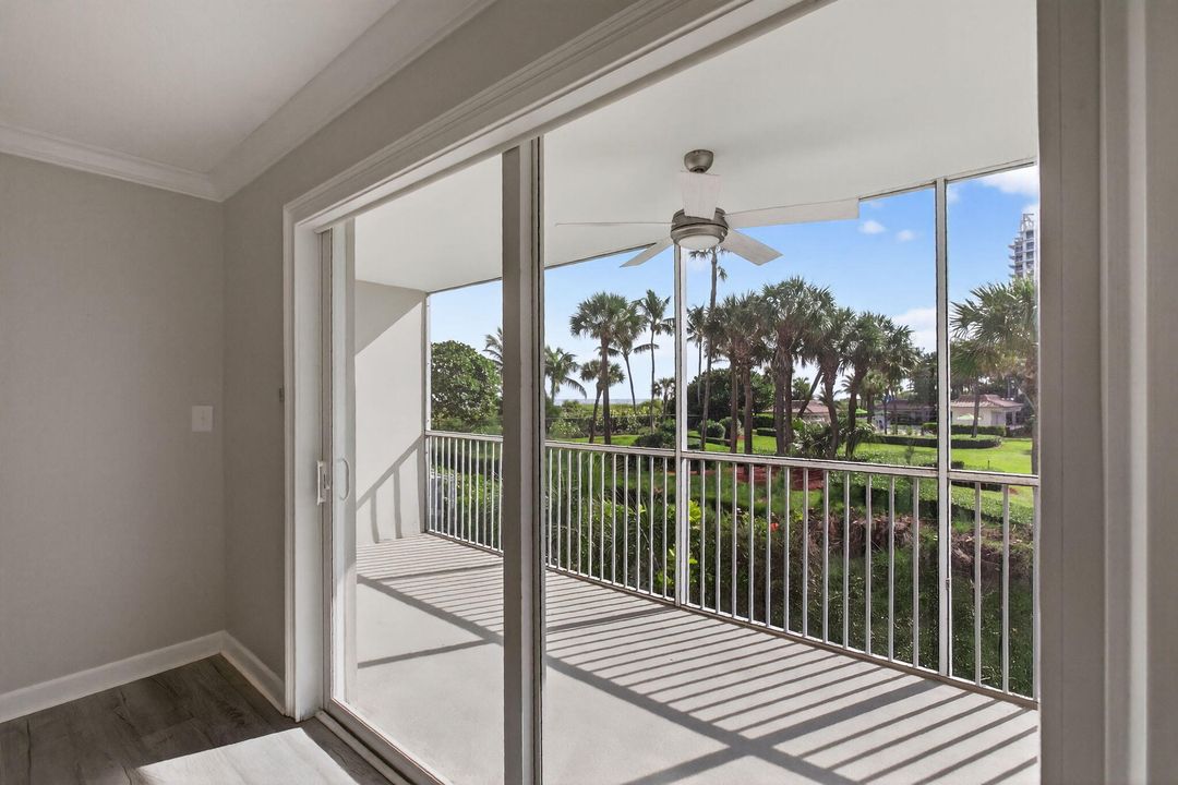 For Sale: $329,000 (1 beds, 1 baths, 620 Square Feet)