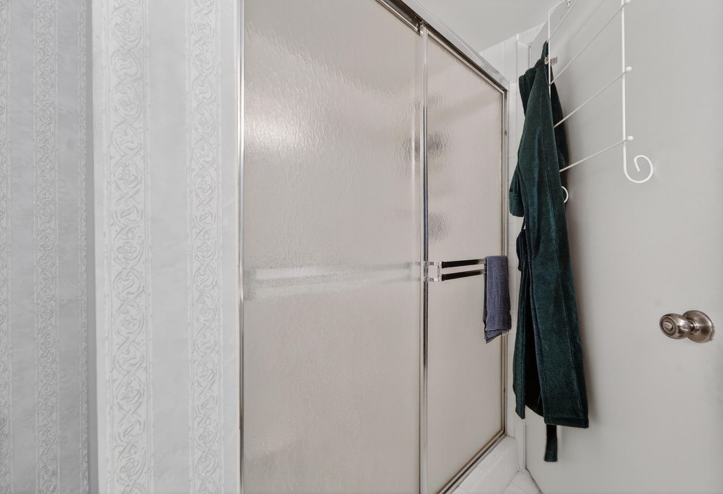 待售: $203,900 (2 贝兹, 2 浴室, 1392 平方英尺)