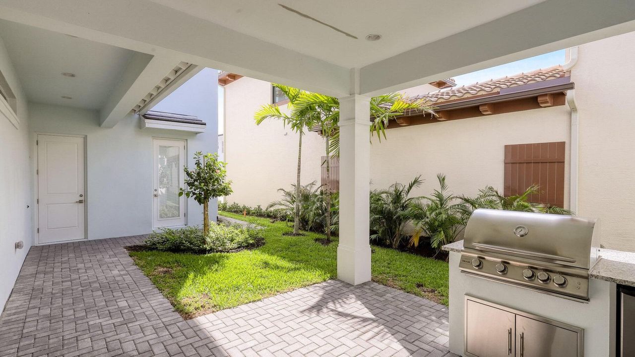 For Rent: $9,500 (4 beds, 4 baths, 3522 Square Feet)