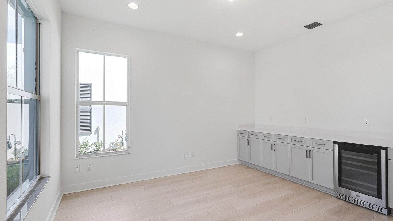 For Rent: $9,500 (4 beds, 4 baths, 3522 Square Feet)