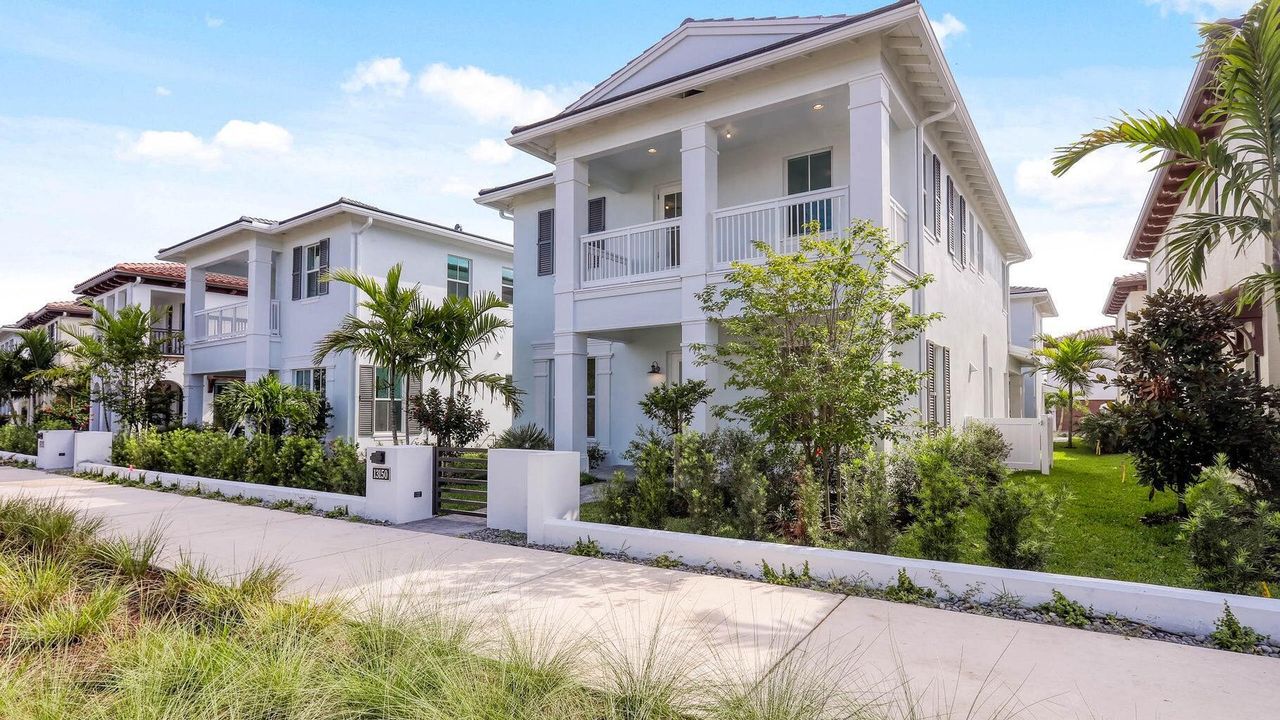 For Rent: $9,500 (4 beds, 4 baths, 3522 Square Feet)