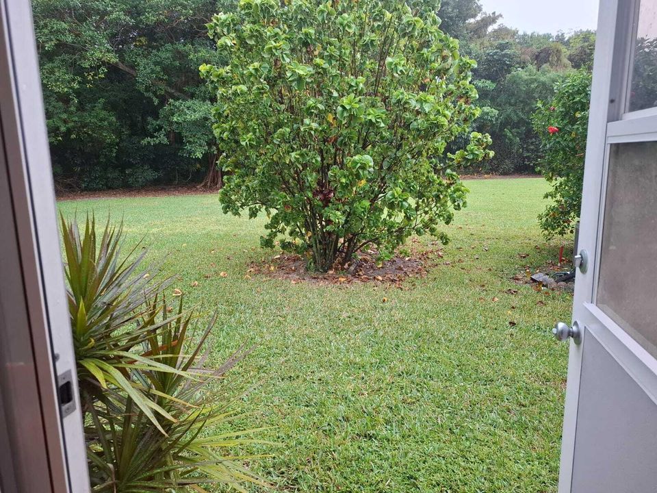 For Rent: $1,850 (1 beds, 1 baths, 700 Square Feet)