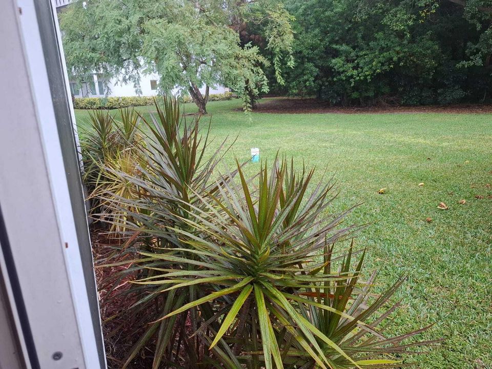 For Rent: $1,850 (1 beds, 1 baths, 700 Square Feet)