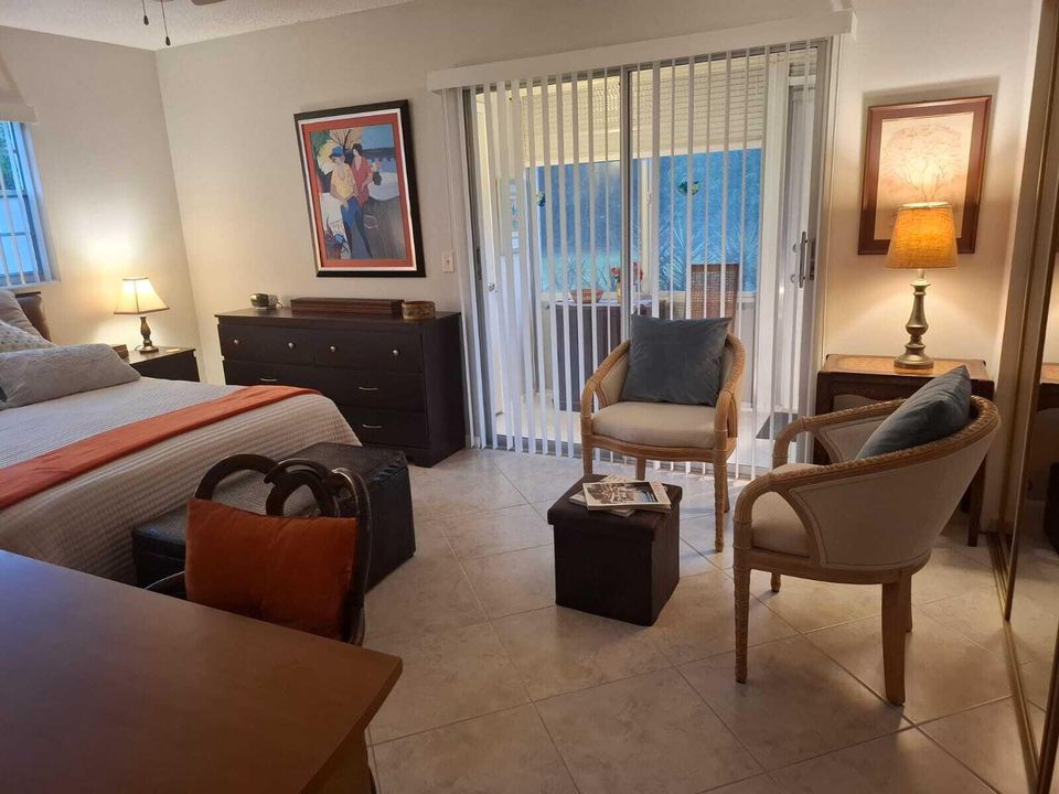 For Rent: $1,850 (1 beds, 1 baths, 700 Square Feet)