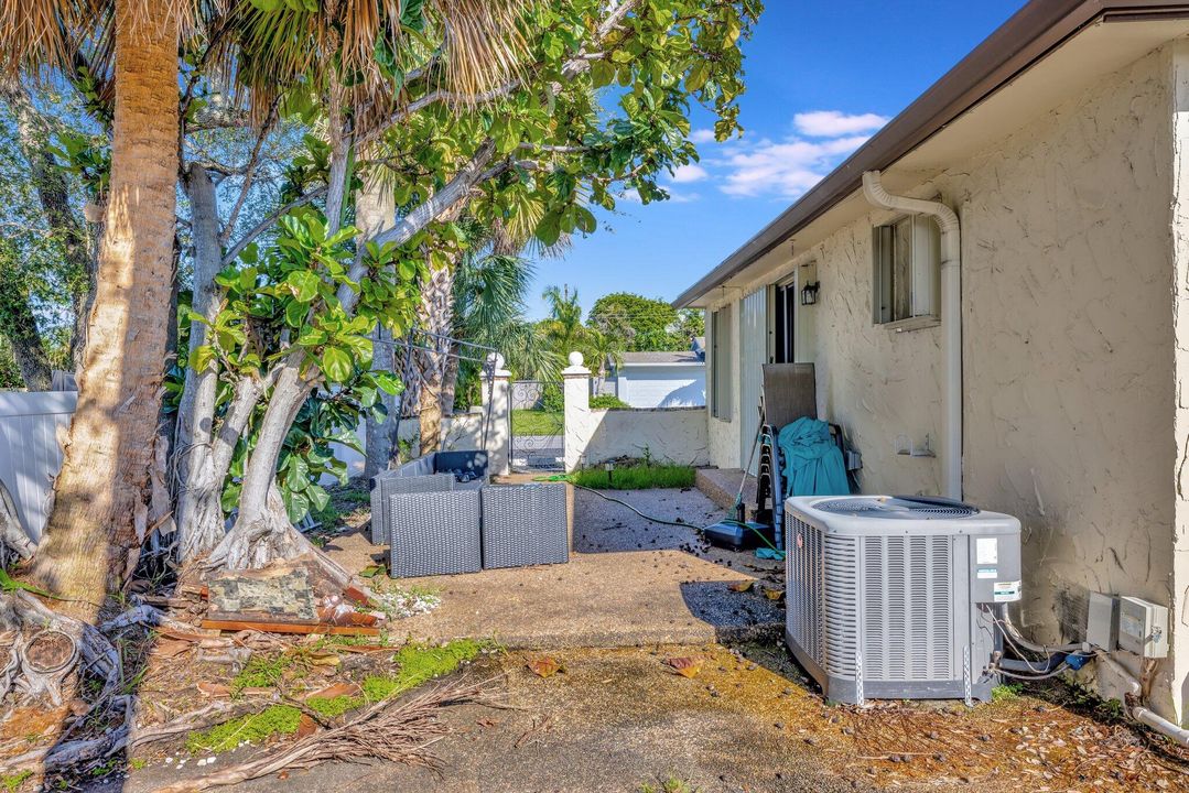 For Rent: $1,600 (1 beds, 1 baths, 977 Square Feet)