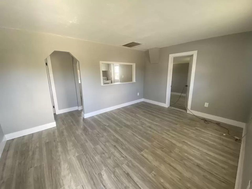 En Venta: $249,900 (3 camas, 1 baños, 816 Pies cuadrados)