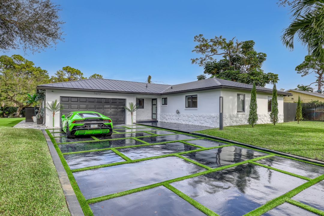 For Sale: $850,000 (3 beds, 2 baths, 1778 Square Feet)