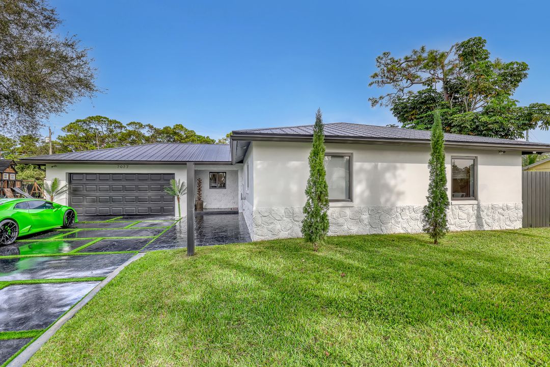 For Sale: $850,000 (3 beds, 2 baths, 1778 Square Feet)