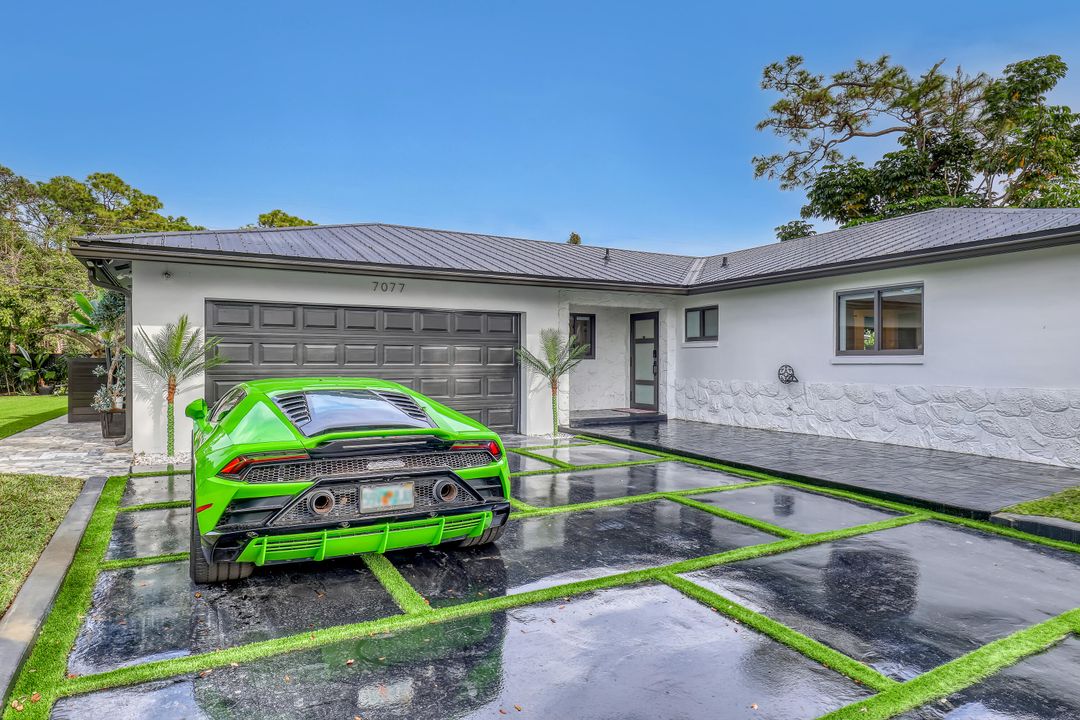 For Sale: $850,000 (3 beds, 2 baths, 1778 Square Feet)