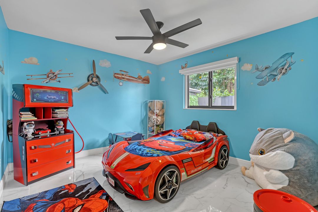 For Sale: $850,000 (3 beds, 2 baths, 1778 Square Feet)