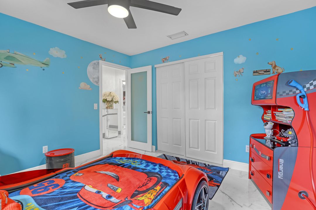 For Sale: $850,000 (3 beds, 2 baths, 1778 Square Feet)