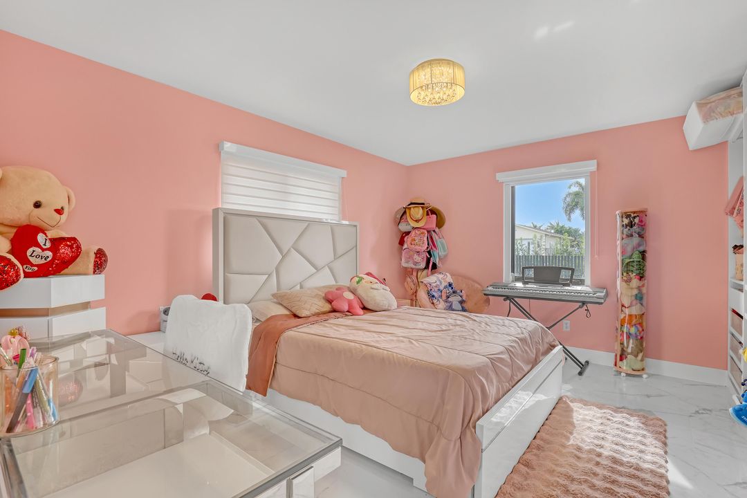 For Sale: $850,000 (3 beds, 2 baths, 1778 Square Feet)