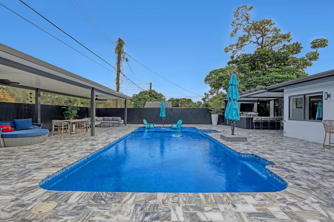 For Sale: $850,000 (3 beds, 2 baths, 1778 Square Feet)