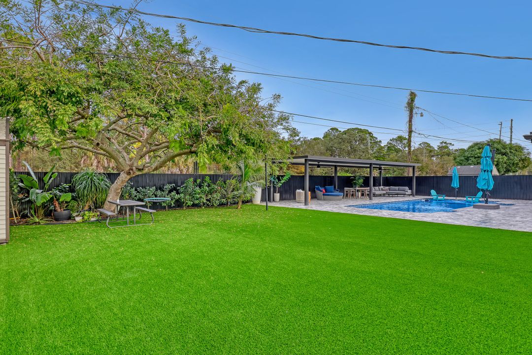 For Sale: $850,000 (3 beds, 2 baths, 1778 Square Feet)