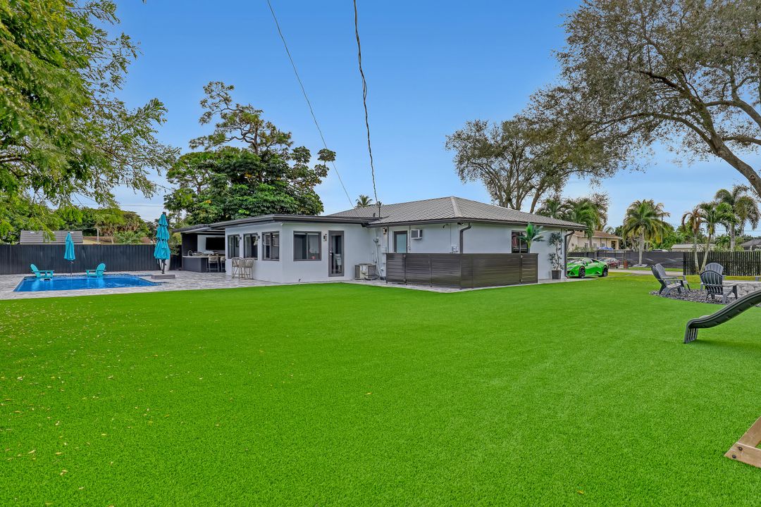 For Sale: $850,000 (3 beds, 2 baths, 1778 Square Feet)